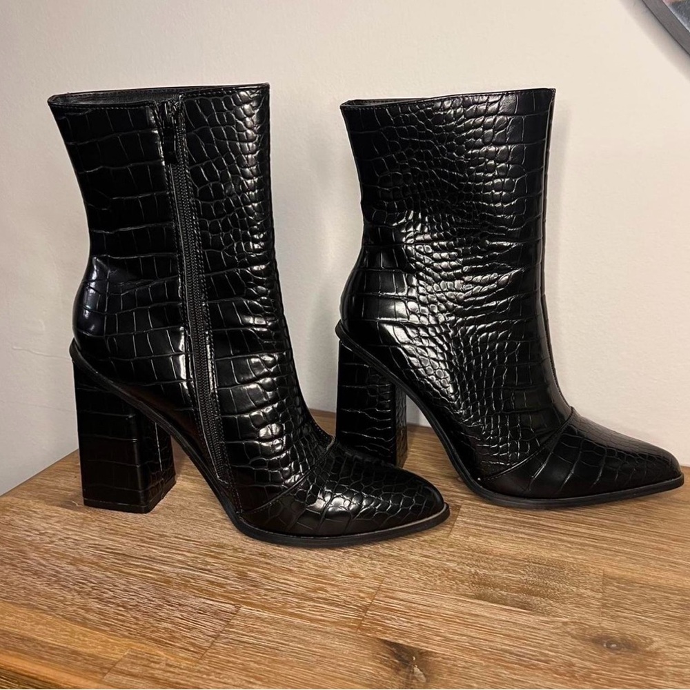 Lulus Wendi Black Crocodile-Embossed Pointed-Toe Mid-Calf Boots Size 9